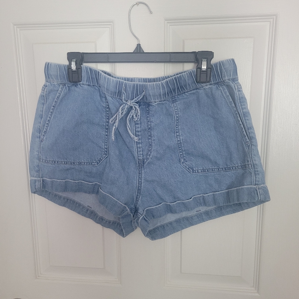 Volcom Jean Shorts Size Large EUC